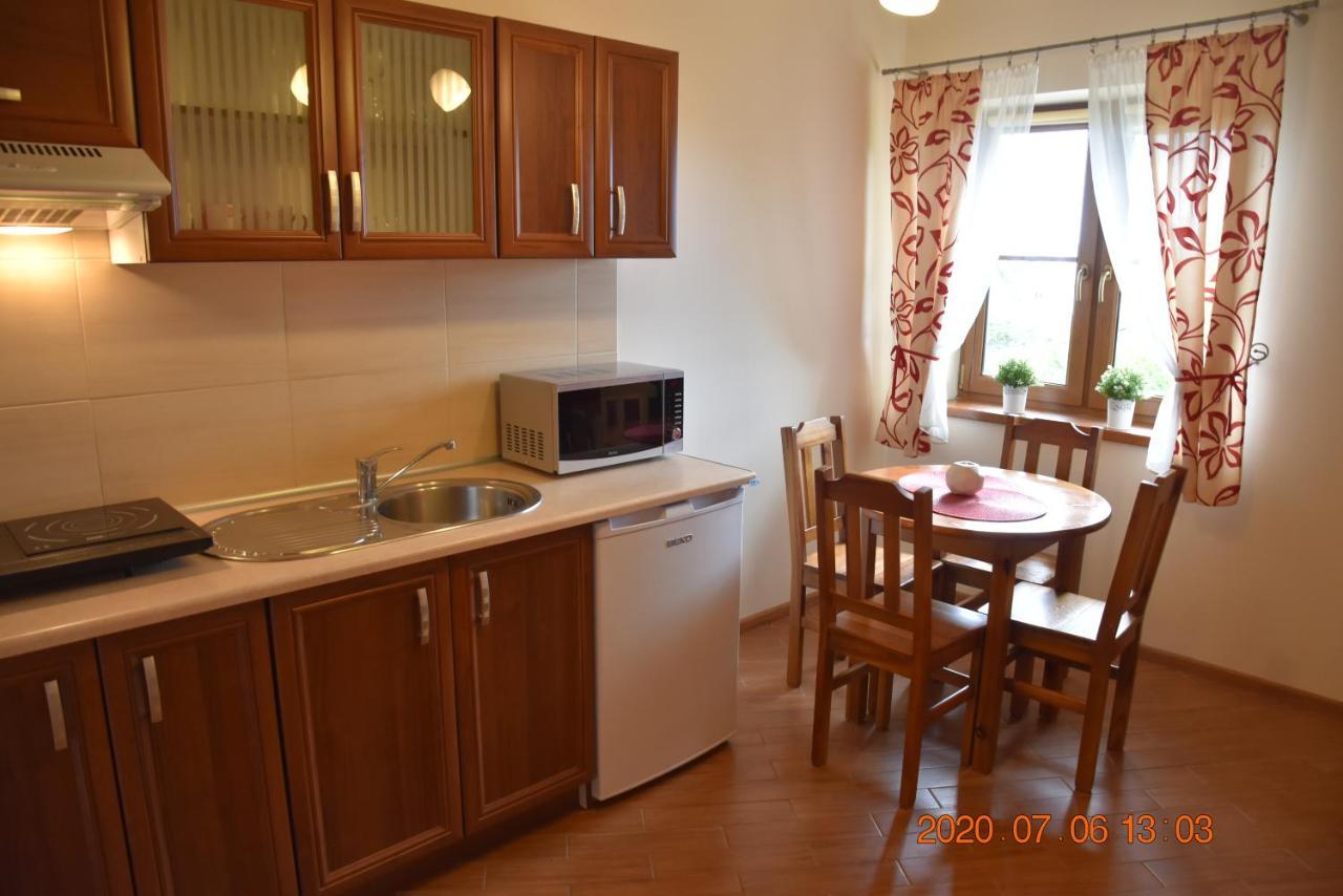 Apartamenty Przy Basenie Blisko Morza Brown Пуцк Екстериор снимка