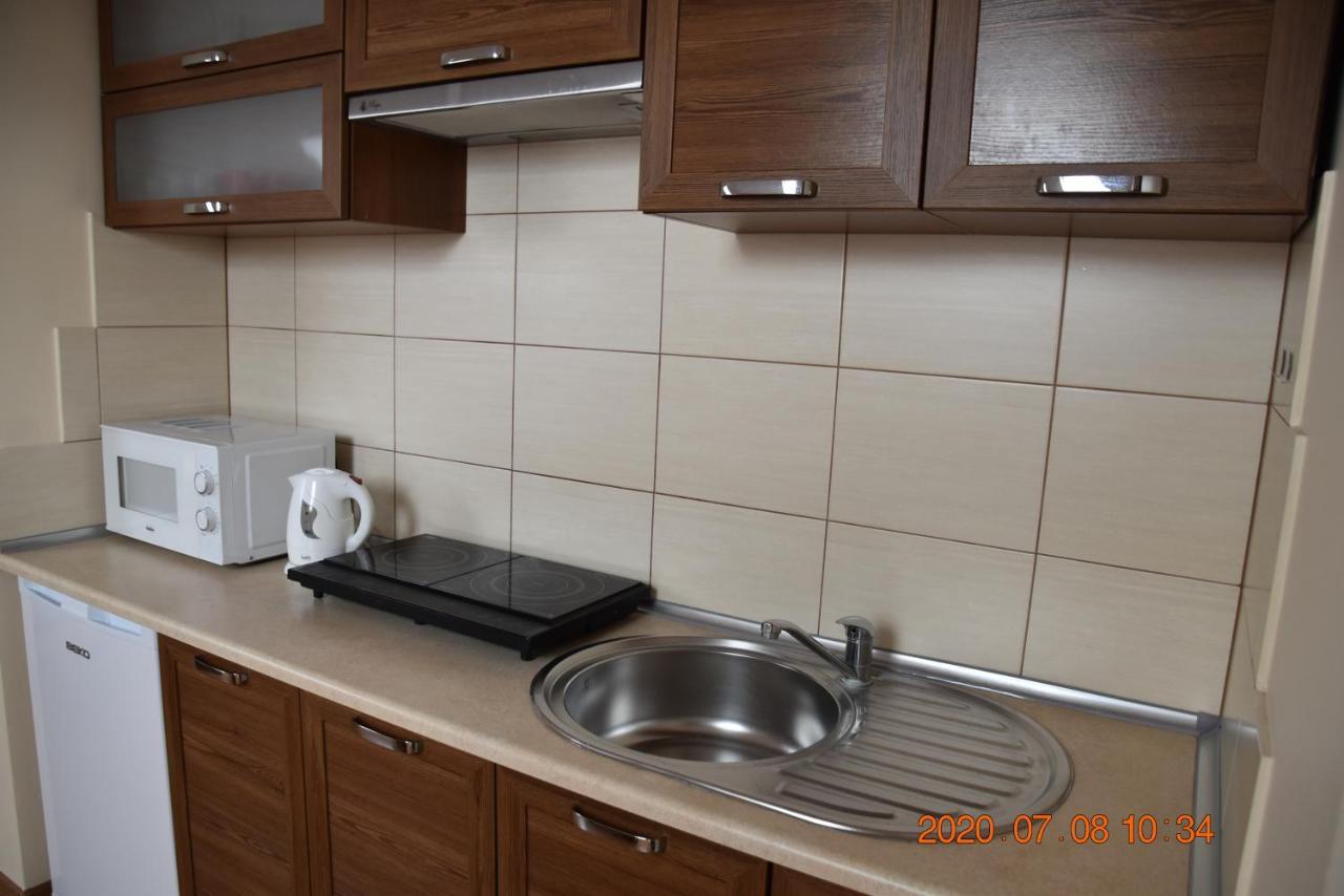 Apartamenty Przy Basenie Blisko Morza Brown Пуцк Екстериор снимка